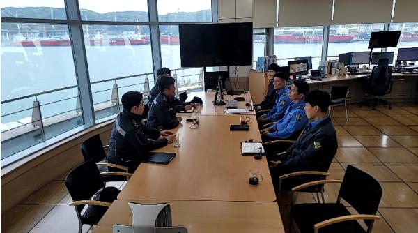 울산해경, 국가중요시설 해상 보안태세 강화를 위한 울산항VTS 방문